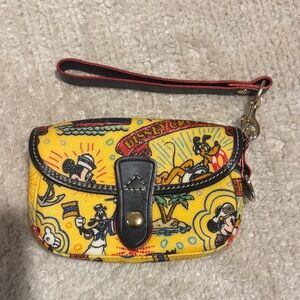 Rare Disney Dooney & Bourke Disney Cruiseline wristlet purse, Mickey Mouse EUC